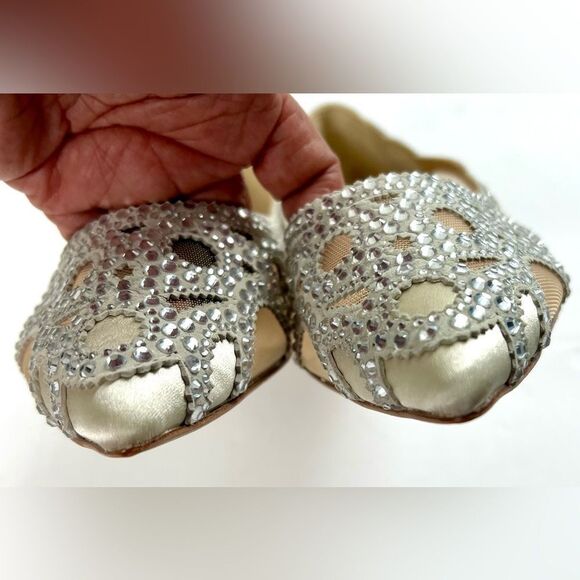 Badgley Mischka Gigi Crystal Pointed Ivory Flats - Picture 5 of 15
